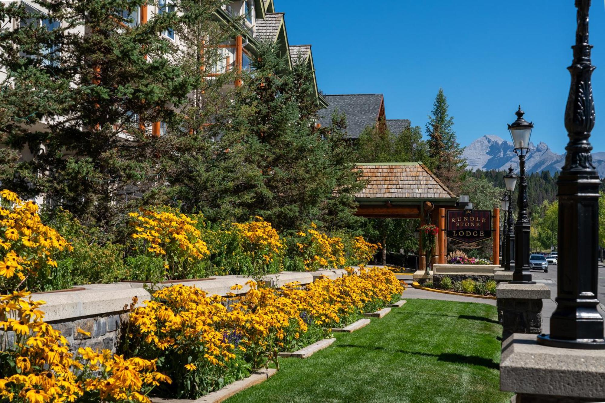 The Rundlestone Lodge Banff Buitenkant foto